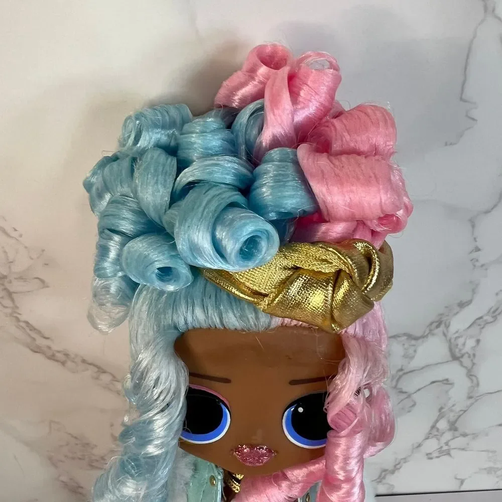LOL Surprise OMG Sweets Doll –‎ Blue & Pink Hair